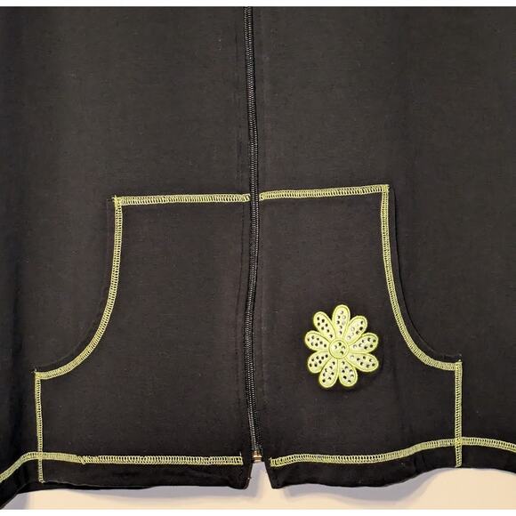 The Quacker Factory XL Lightweight Full Zip Contrast Stitching Vest Flower Patch - Picture 3 of 5